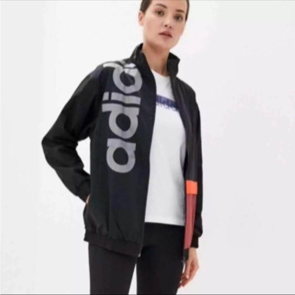 GUC adidas windbreaker jacket with one zip pocket